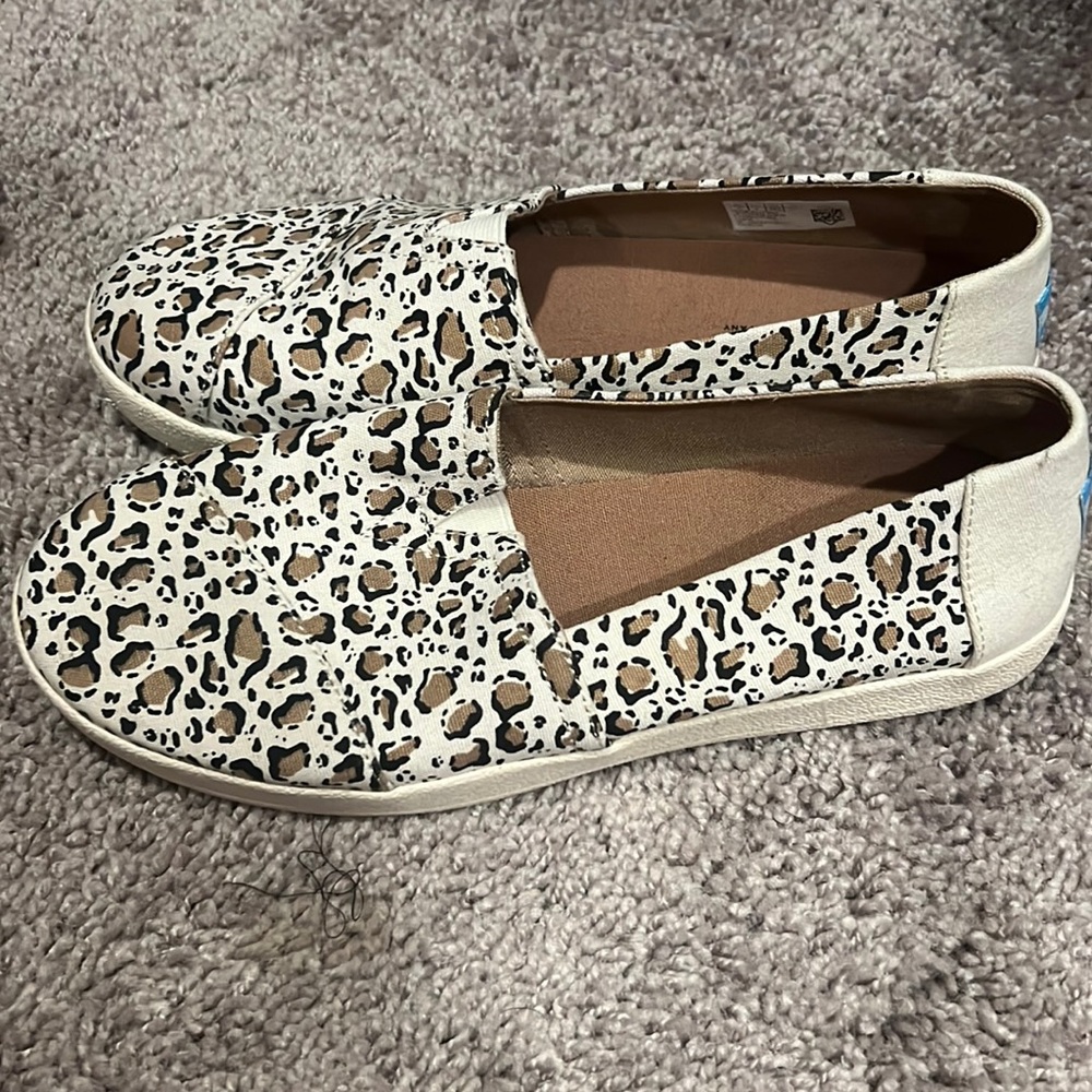 Toms